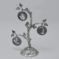 Фоторамка "Дерево с медальонами" на 3 фотографии